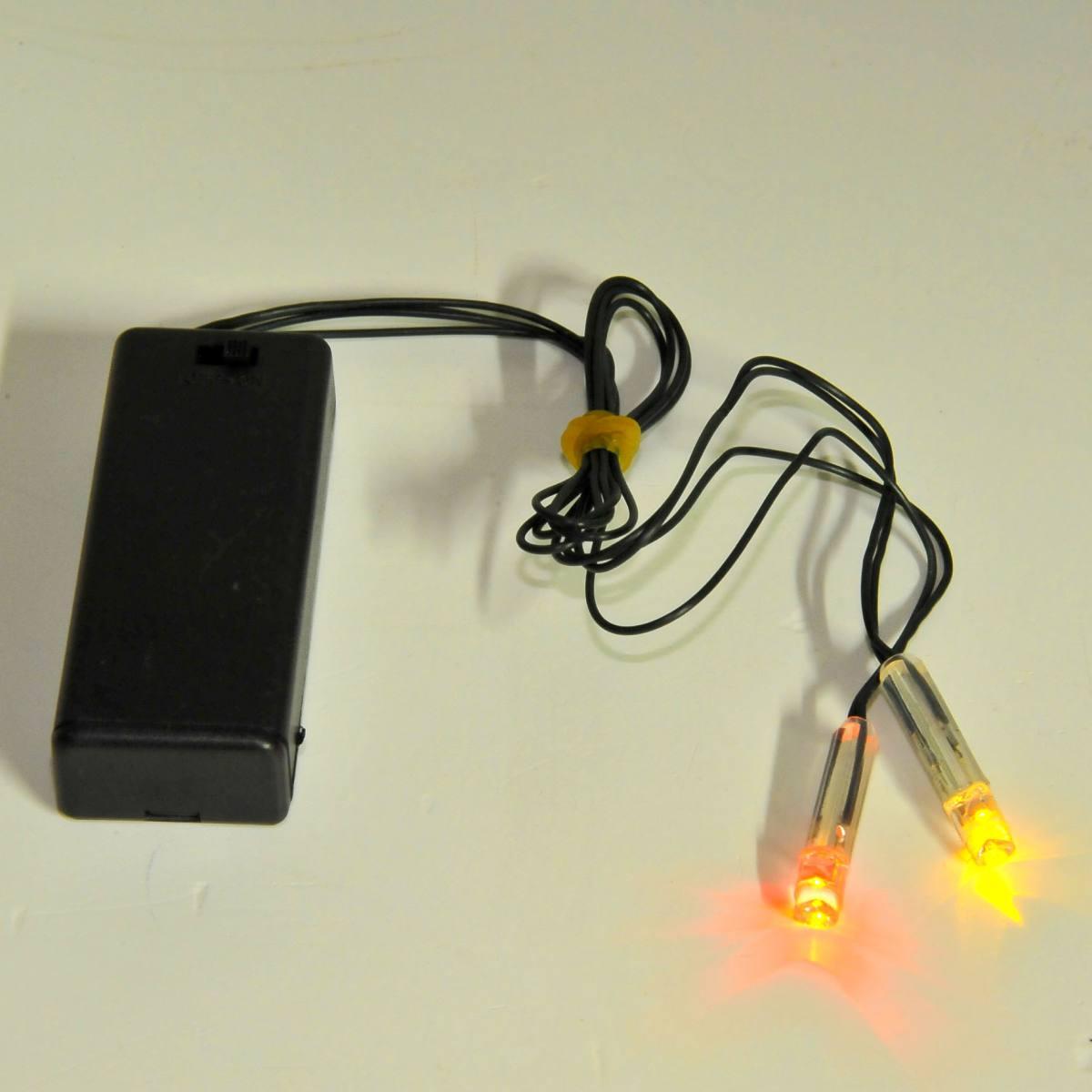 Luce 2 LED Lampeggianti Effetto Fuoco Rosso/Giallo a Batterie | Rossi Rosa