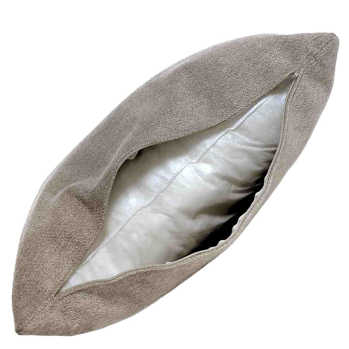 Cuscino Arredo Bouclè Grigio Chiaro cm.40x60x20 | Alore Casa