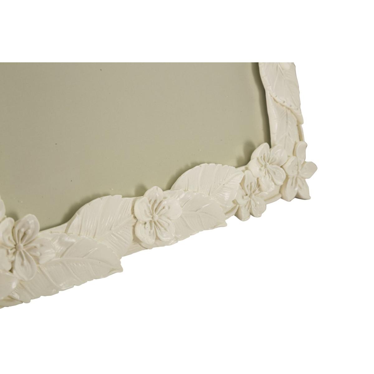 Cornice Leaf Cream cm.26x2x30,7 Misura Interna cm.20x25