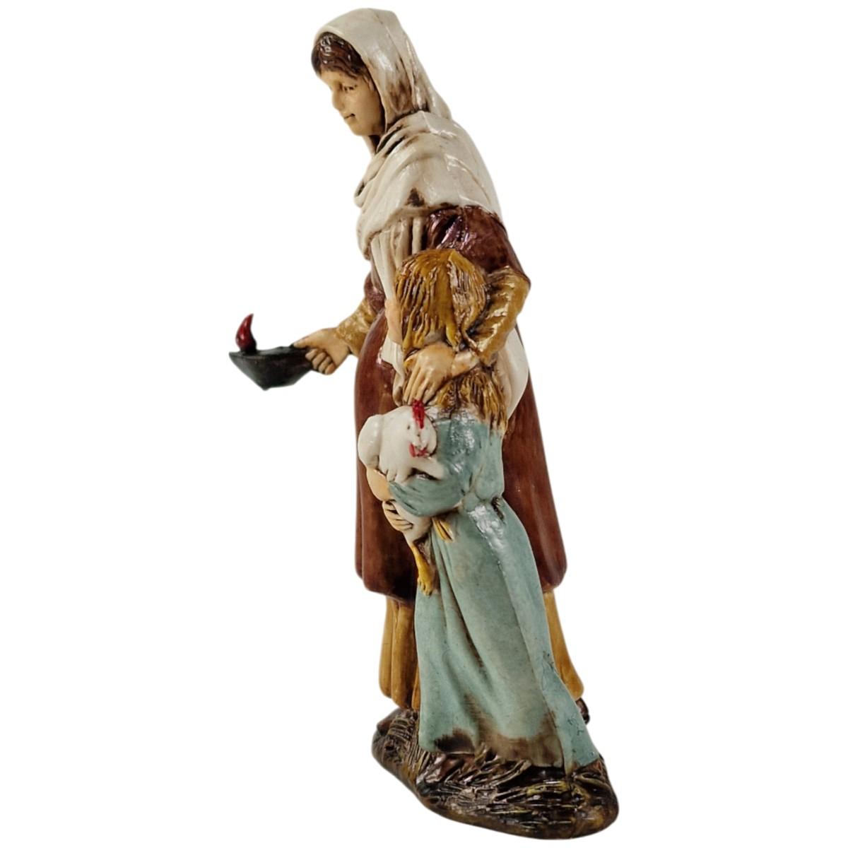 Statua presepe 10 cm donna incinta con bambina e gallina